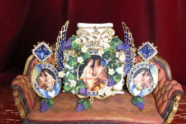 SOLD! 4845 Set Of Rococo Paintings L' amore Cupid Winged Roman Column Unique Hand Painted Massive Brooch+ Earrings - Image 2