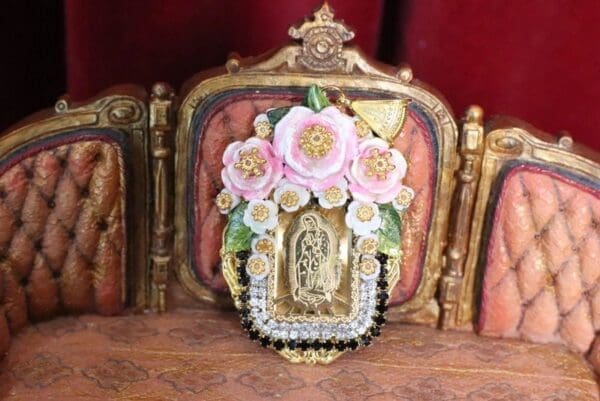 SOLD! 4961 Madonna Virgin Mary Metal Carved Roses Pendant - Image 3