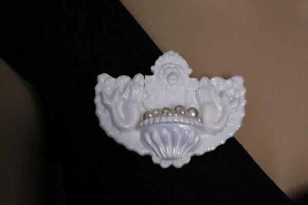 SOLD! 4977 Unusual Baroque Pearlish Lion Fountain Mermaids Pearl Massive Brooch - Image 5