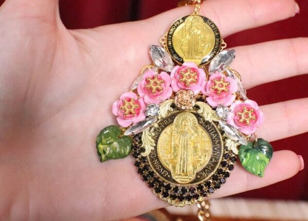 SOLD! 5051 Saint Church Madonna Virgin Mary Cameo Pendant - Image 3