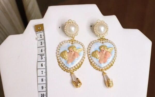 SOLD! 5112 Victorian Cupid Hand Painted Pearl Heart Earrings Studs - Image 4