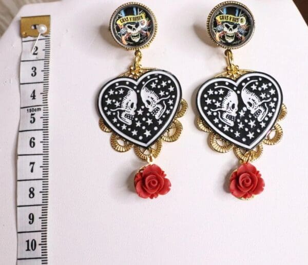 SOLD! 5113 Guns'n Roses Rock Scull Earrings Studs - Image 3
