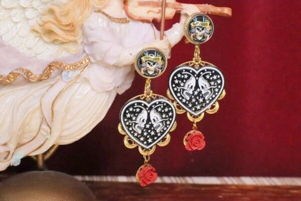 SOLD! 5113 Guns'n Roses Rock Scull Earrings Studs - Image 2