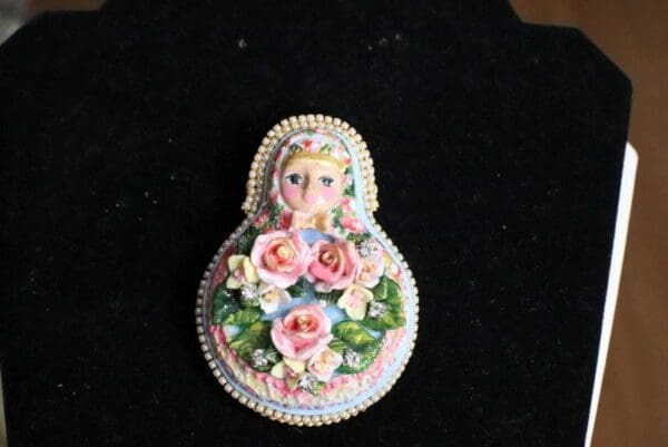 SOLD! 5423 Russian Doll Matryoshka Hand Painted Enamel Huge Brooch - Image 7