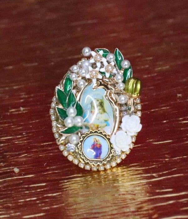 SOLD! 5488 Stunning Pearl Virgin Mary Madonna Cocktail Adjustable Ring - Image 2