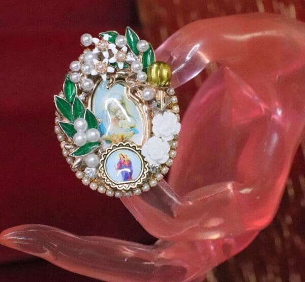SOLD! 5488 Stunning Pearl Virgin Mary Madonna Cocktail Adjustable Ring - Image 3