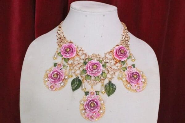 SOLD! 5504 Set Of Baroque Hand Painted Roses Pearl Necklace+ Earrings - Image 3