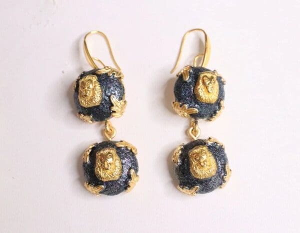 SOLD! 5508 Vintage Style Double Lions Earrings Studs - Image 3