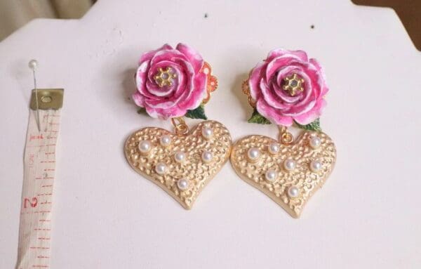SOLD! 5518 Runway Baroque Hand Painted Rose Pearl Heart Earrings - Image 7