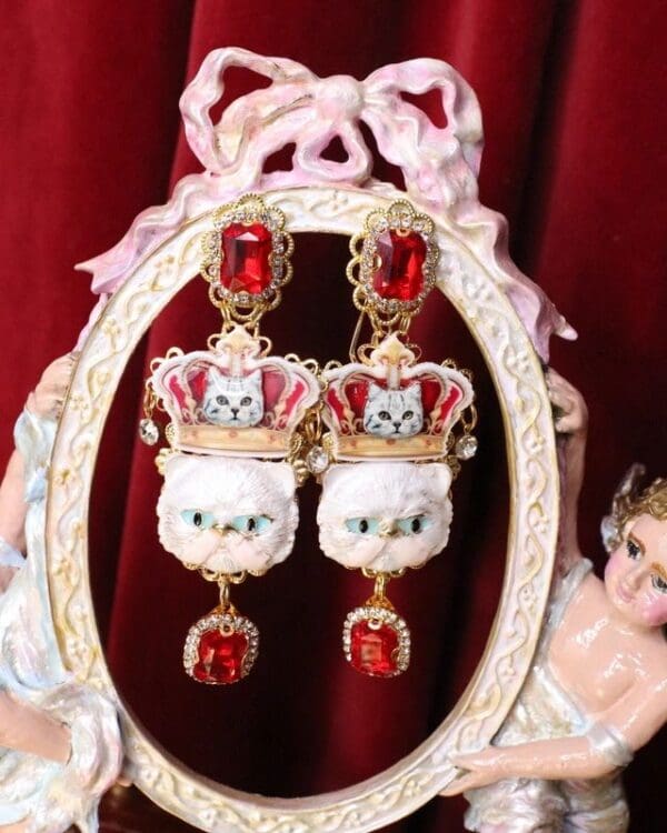 SOLD! 5528 Runway Baroque Enamel Double Cat Crown Simple Earrings - Image 5