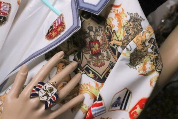 SOLD! 5549 Heraldic Enamel Lion Family Shield Cocktail Adjustable Ring - Image 3