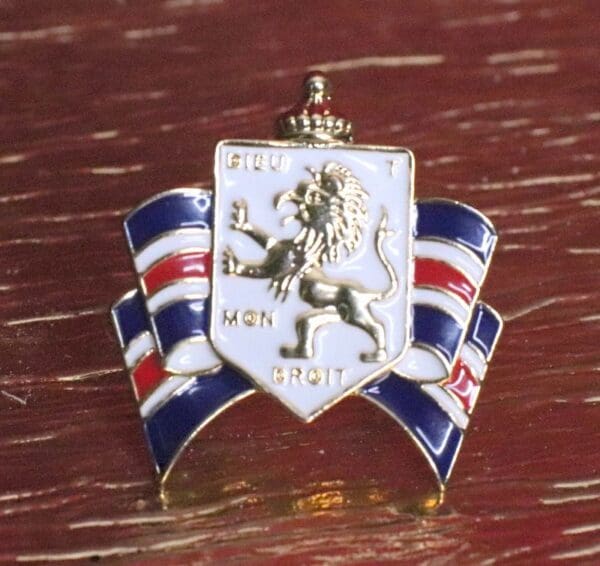 SOLD! 5549 Heraldic Enamel Lion Family Shield Cocktail Adjustable Ring - Image 4