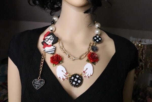 SOLD! 5614 Set Of Pop Art Polka Dot Acrylic Hands Roses Irregular Necklace+ Earrings - Image 2