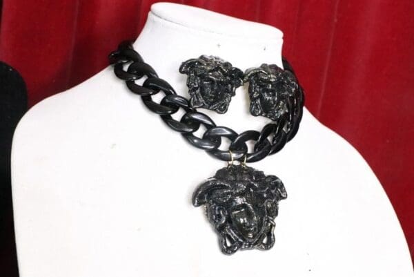 SOLD! 5651 Runway Set Of Baroque Black Medusa Head Necklace+ Earrings - Image 7