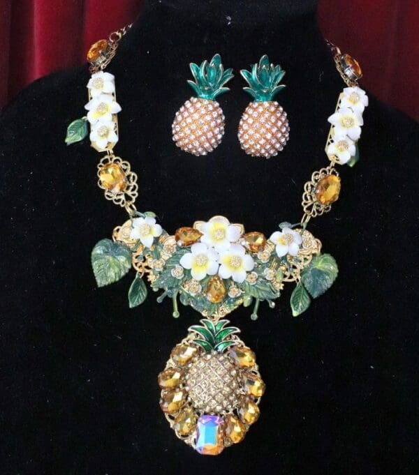 SOLD! 5686 Set Of Baroque Crystal Pineapple Flower Blossom Hand Painted Huge Necklace+ Earrings - Image 8