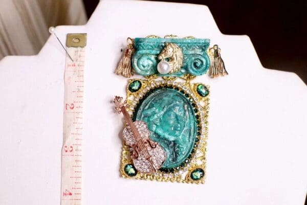 SOLD! 5738 Huge Malachite Effect Wolfgang Amadeus Mozart Unique Brooch - Image 8