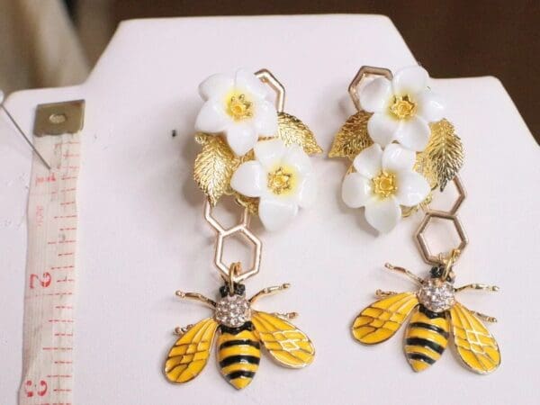 SOLD! 5801 Baroque Enamel Bee Honey Comb Earrings - Image 7