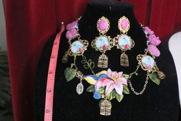 SOLD! 5822 Set Of Art Nouveau Genuine Druzzy Agate Hand Painted Hummingbird Statement Necklace+ Earrings - Image 2