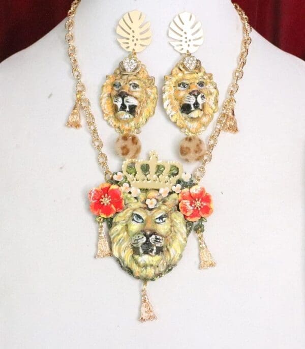 SOLD! 5835 Hand Painted Vivid Lion King Crown Pendant Necklace - Image 2