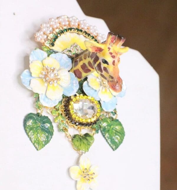 SOLD! 5841 Baroque 3D Effect Hand Painted Giraffe Flowers Unique Brooch - Image 7