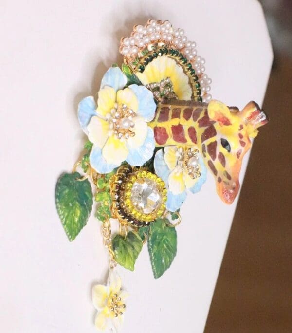 SOLD! 5841 Baroque 3D Effect Hand Painted Giraffe Flowers Unique Brooch - Image 8