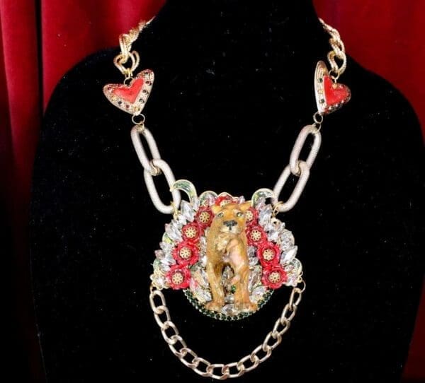 SOLD! 5904 Art Jewelry 3D Effect Hand Painted Vivid Lioness Mom's Love Pendant Necklace - Image 3