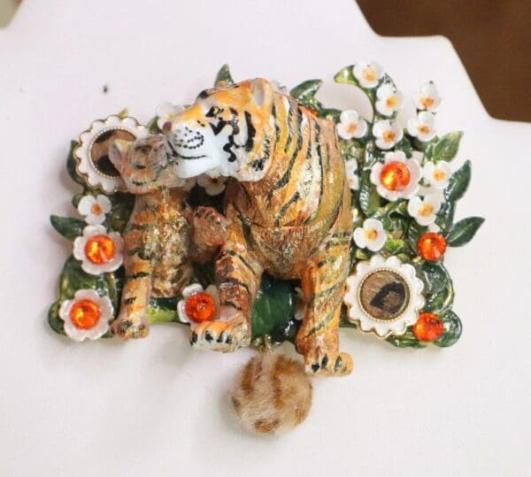 SOLD! 5905 Baroque 3D Effect Hand Painted Vivid Tiger Mom's Love Unique Brooch