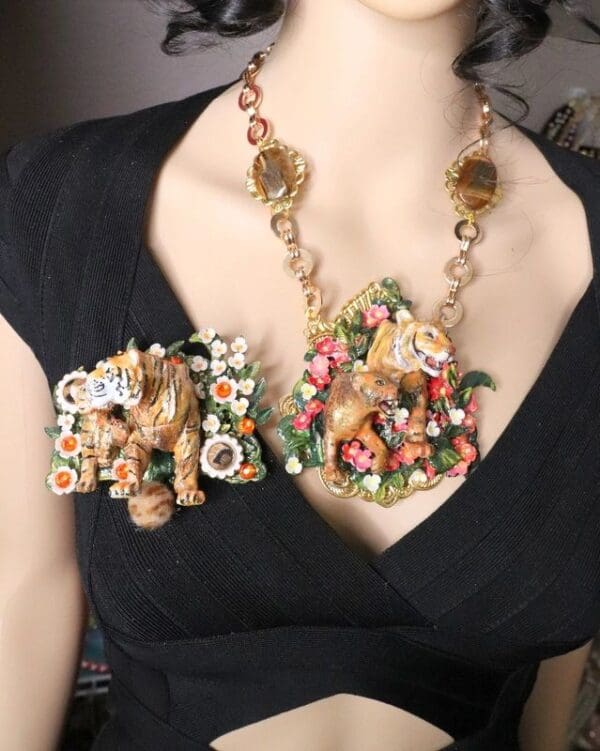 SOLD! 5906 Art Jewelry 3D Effect Hand Painted Vivid Tiger Leopard Pendant Necklace - Image 7