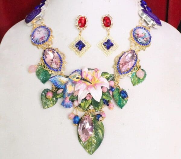 SOLD! 5924 Set Of Art Nouveau Hummingbird Cameos Genuine Agate Necklace+ Earrings - Image 3
