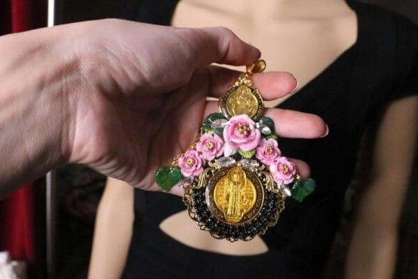 SOLD! 5974 Virgin Mary Pink Gold Roses Massive Pendant - Image 4