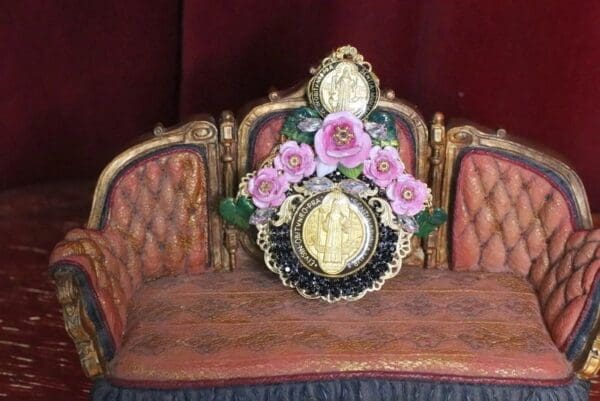 SOLD! 5974 Virgin Mary Pink Gold Roses Massive Pendant - Image 6