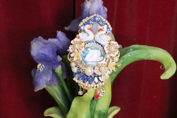 SOLD! 6005 Art DEco Swan 3D Effect Unusual Massive Brooch - Image 2
