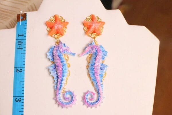 SOLD! 6064 3D Effect Nautical Seahorse Hand Painted Earrings - Image 7