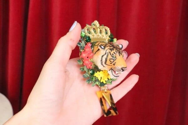 SOLD! 6070 Baroque 3D Effect Hand Painted Vivid Tiger Flowers Unique Brooch - Image 10