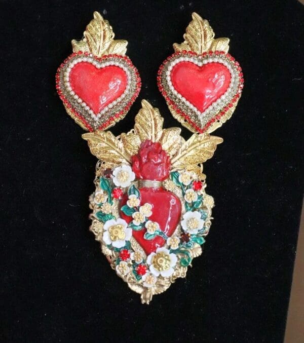 SOLD! 6124 Baroque Sacred Heart Glitter Brooch - Image 9