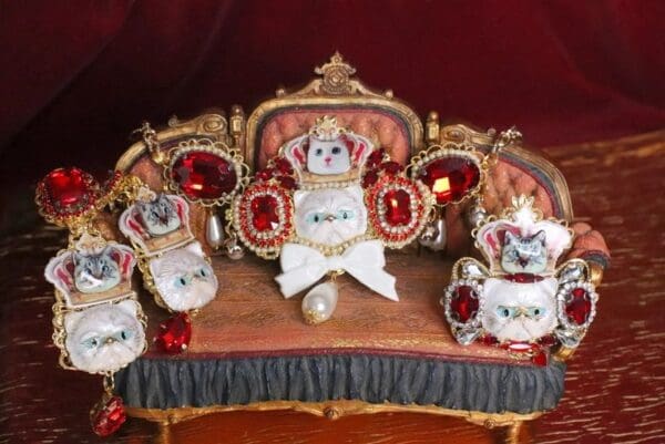 SOLD! 6278 Baroque Enamel Cats Red Rhinestone Studs Earrings - Image 10