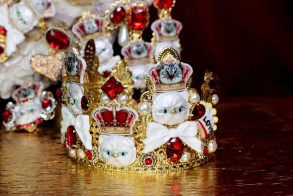 SOLD! 6290 Baroque Enamel Cats Red Rhinestones Stunning Crown - Image 4