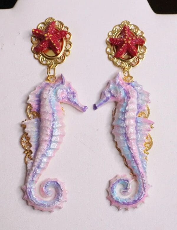 SOLD! 6306 3D Effect Nautical Seahorse Hand Painted Earrings - Image 5