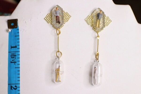 SOLD! 6329 New Yorkers People In A Bottle Irregular Earrings - Image 6