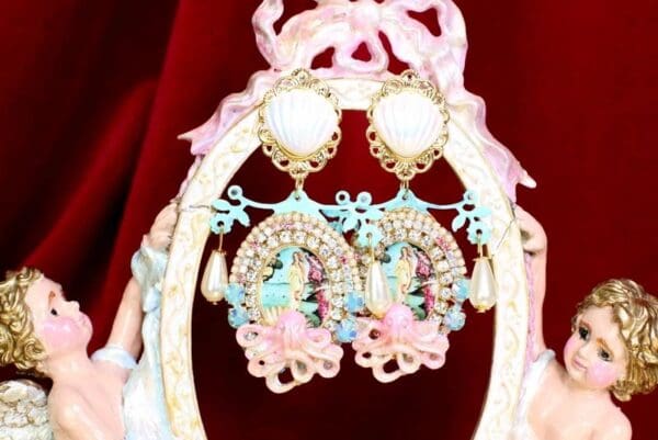 SOLD! 6349 Birth Of Venus Tall Shell Octopus Victorian Cameo Earrings Studs - Image 3