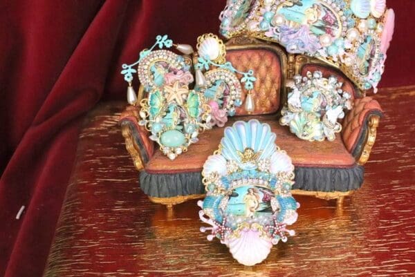 SOLD! 6352 Birth Of Venus Sea Horse Shell Huge Stunning Brooch - Image 7