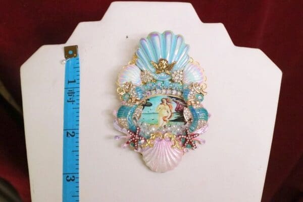 SOLD! 6352 Birth Of Venus Sea Horse Shell Huge Stunning Brooch - Image 9