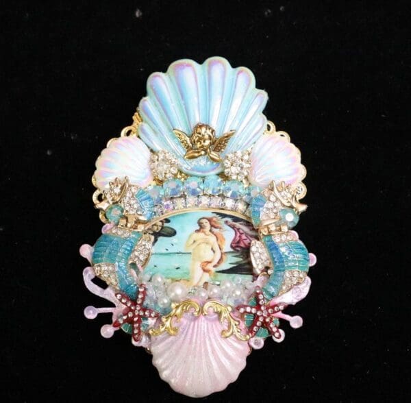 SOLD! 6352 Birth Of Venus Sea Horse Shell Huge Stunning Brooch - Image 2
