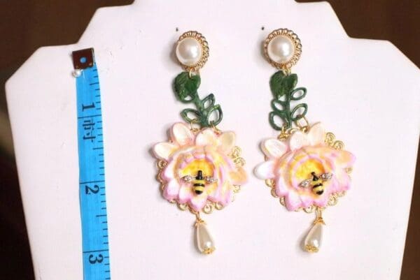 SOLD! 6384 Art Nouveau Hand Painted Water Lily Bee Earrings - Image 7