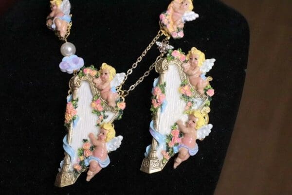 SOLD! 6387 Rococo Hand Painted Harp Angels Cherubs Huge Stunning Brooch - Image 3