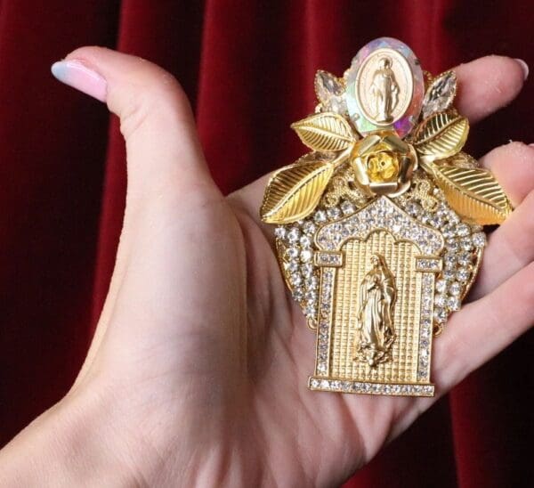 SOLD! 6595 Virgin Mary Gold Tone Metal Clear Rhinestones Massive Brooch - Image 2