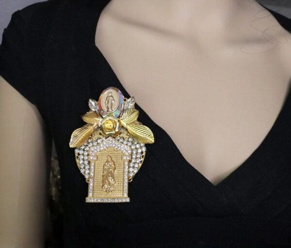 SOLD! 6595 Virgin Mary Gold Tone Metal Clear Rhinestones Massive Brooch - Image 3