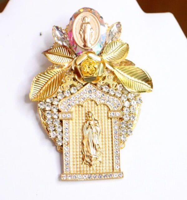 SOLD! 6595 Virgin Mary Gold Tone Metal Clear Rhinestones Massive Brooch - Image 7