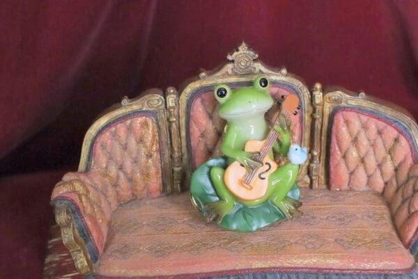 SOLD! 6602 Art Jewelry 3D Effect Adorable Frog Guitar Massive Brooch - Image 2
