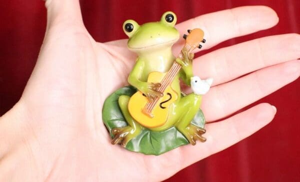 SOLD! 6602 Art Jewelry 3D Effect Adorable Frog Guitar Massive Brooch - Image 3